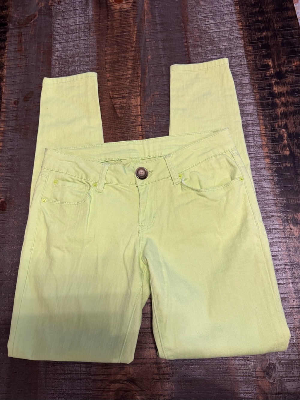 YMI Neon Chartreuse Denim Jeans 5 Pocket Deaign Skinny Jeans Size 7